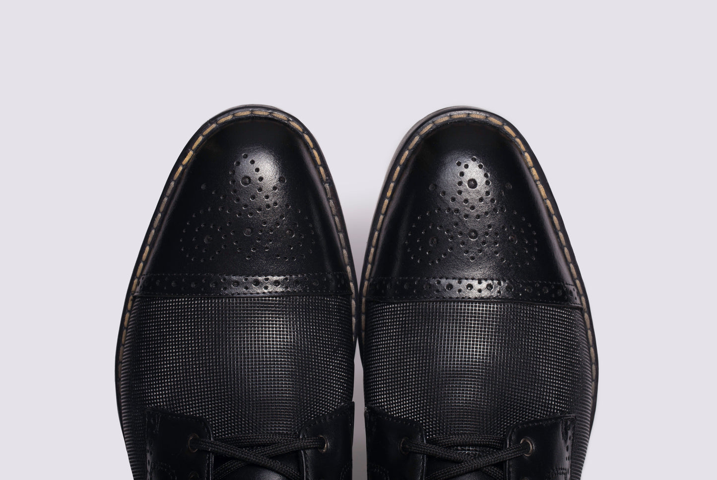 Botín verloois casual de piel con agujetas